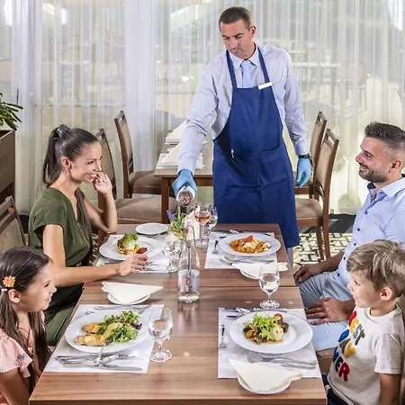 Hunguest Forrás 4* Szeged